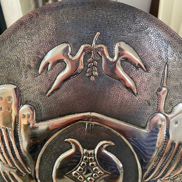 Vintage copper engraved etched stunning wall decorative plate. Symbol of LOVE ❤️ - Picture 14 of 15